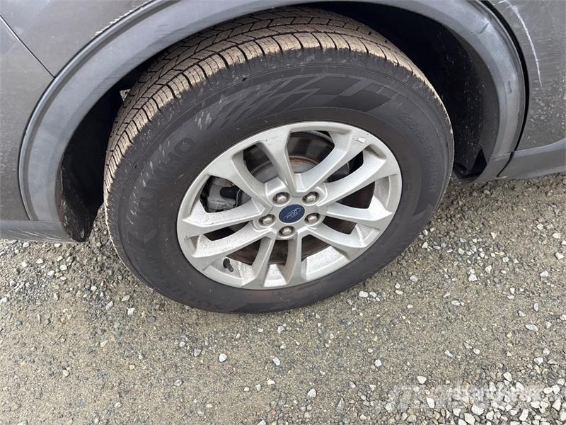 Ford Escape 2WD SUV Automašīnas