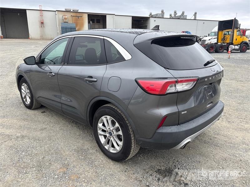 Ford Escape 2WD SUV Automašīnas