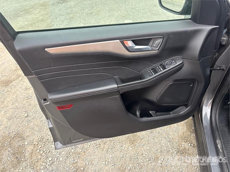 Ford Escape 2WD SUV Automašīnas