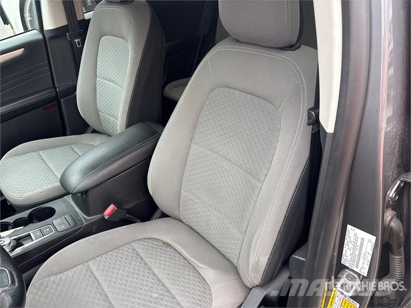 Ford Escape 2WD SUV Automašīnas