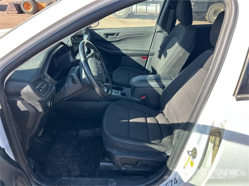 Ford Escape AWD Hybrid SUV Avtomobili