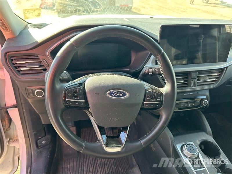 Ford Escape AWD Hybrid SUV Avtomobili