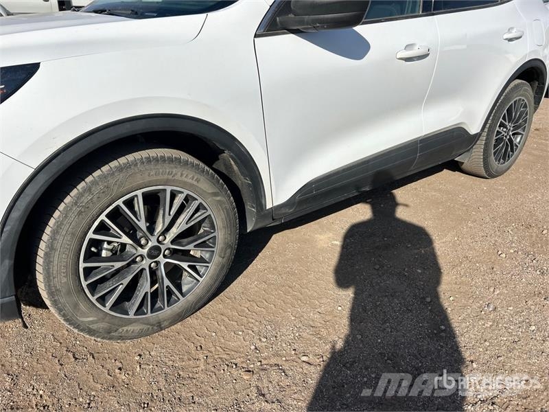 Ford Escape AWD Hybrid SUV Avtomobili