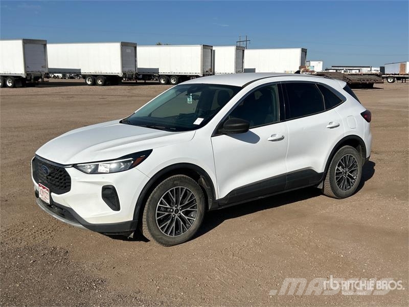 Ford Escape AWD Hybrid SUV Avtomobili
