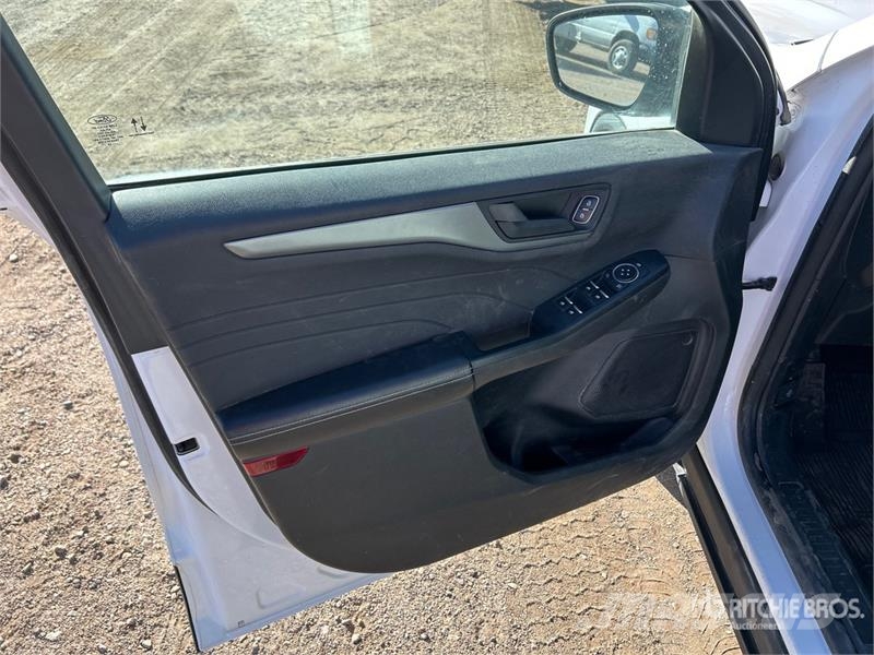 Ford Escape AWD Hybrid SUV Avtomobili