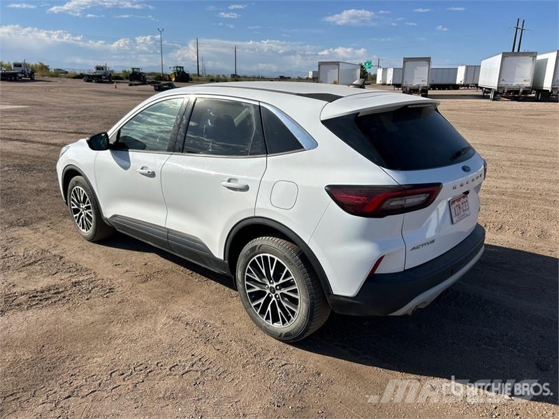 Ford Escape AWD Hybrid SUV Avtomobili