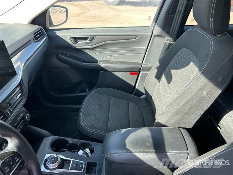 Ford Escape AWD Hybrid SUV Avtomobili
