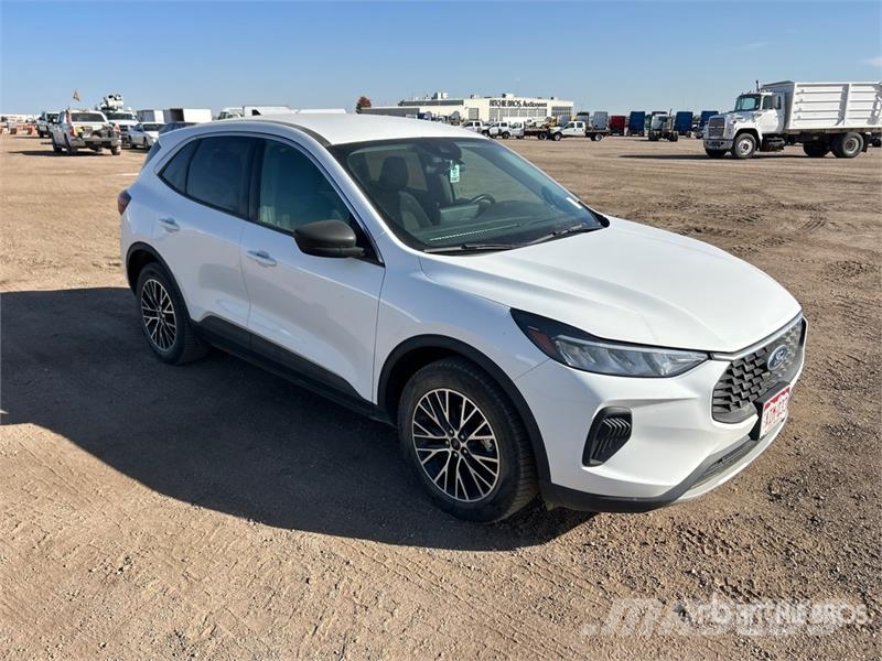Ford Escape AWD Hybrid SUV Avtomobili