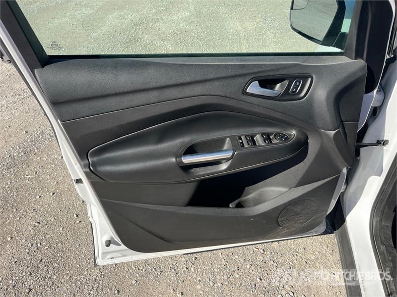Ford Escape AWD SUV Автомобілі