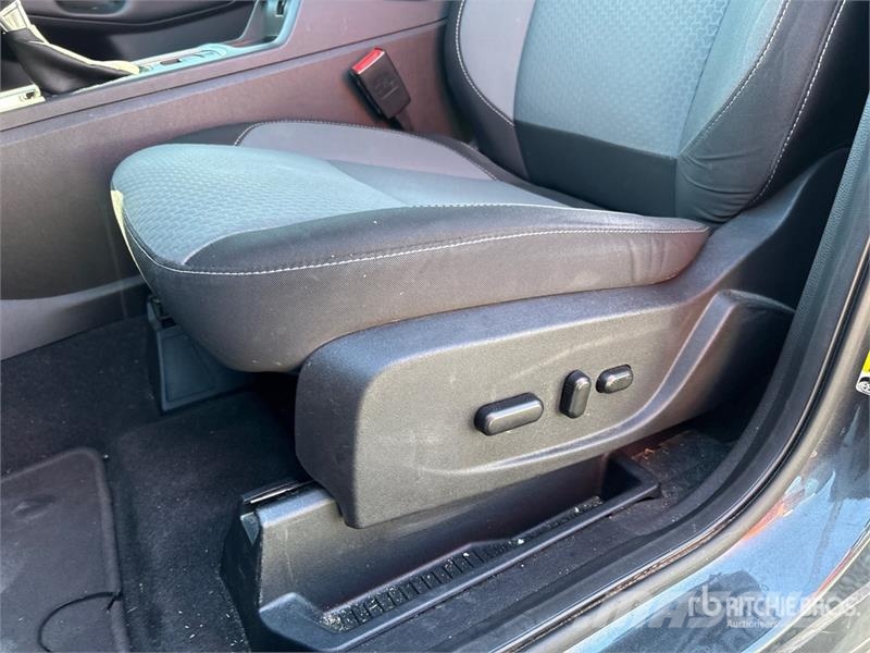 Ford Escape SE 2WD SUV Automašīnas