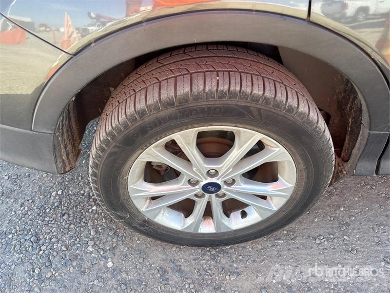 Ford Escape SE 2WD SUV Carros