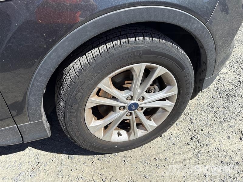 Ford Escape SE 2WD SUV Automobili