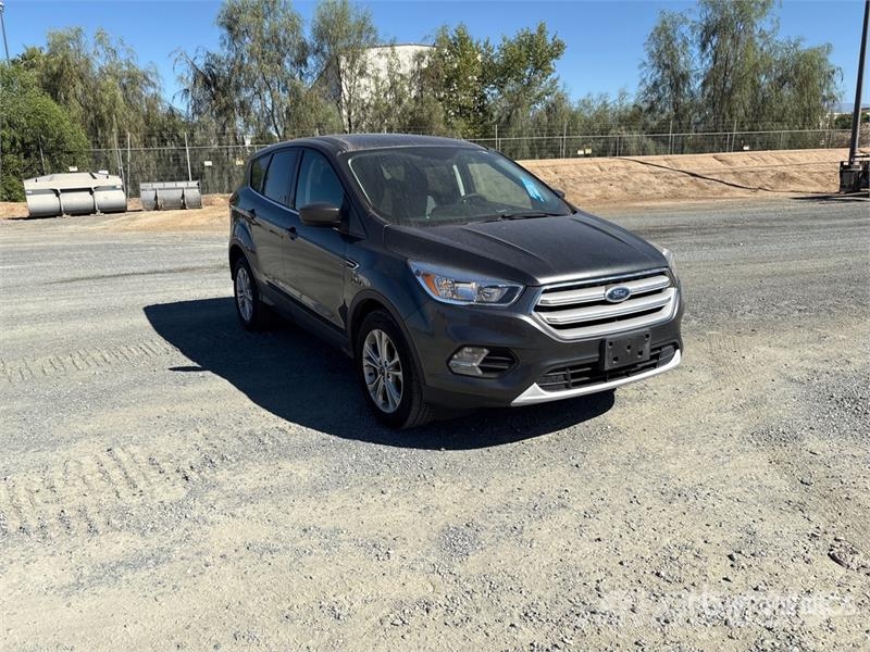 Ford Escape SE 2WD SUV Automobili