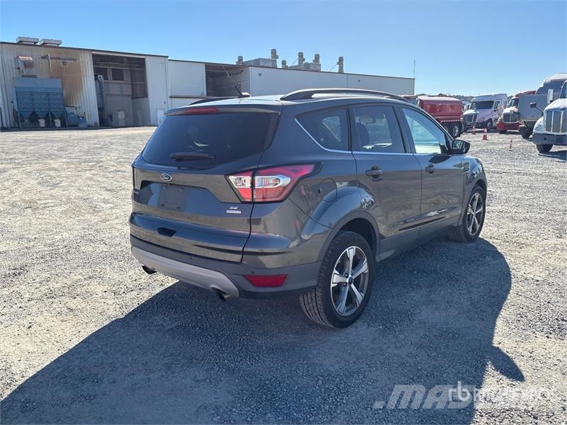 Ford Escape SE 2WD SUV Automašīnas