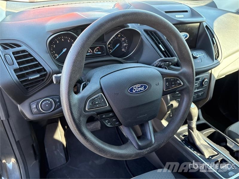 Ford Escape SE 2WD SUV Automašīnas