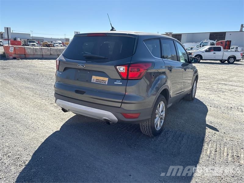 Ford Escape SE 2WD SUV Automobili