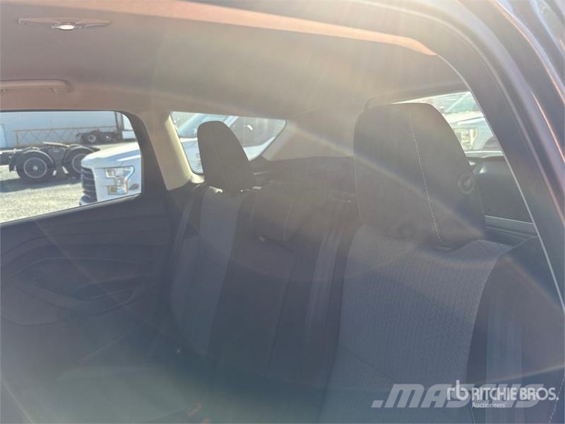 Ford Escape SE 2WD SUV Automašīnas