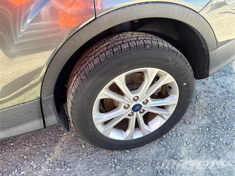 Ford Escape SE 2WD SUV Automobili