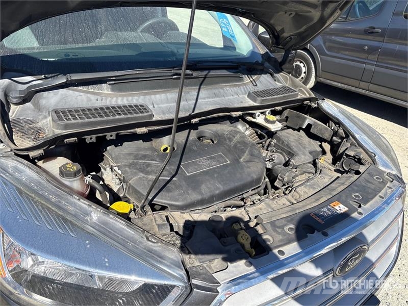 Ford Escape SE 2WD SUV Automobili