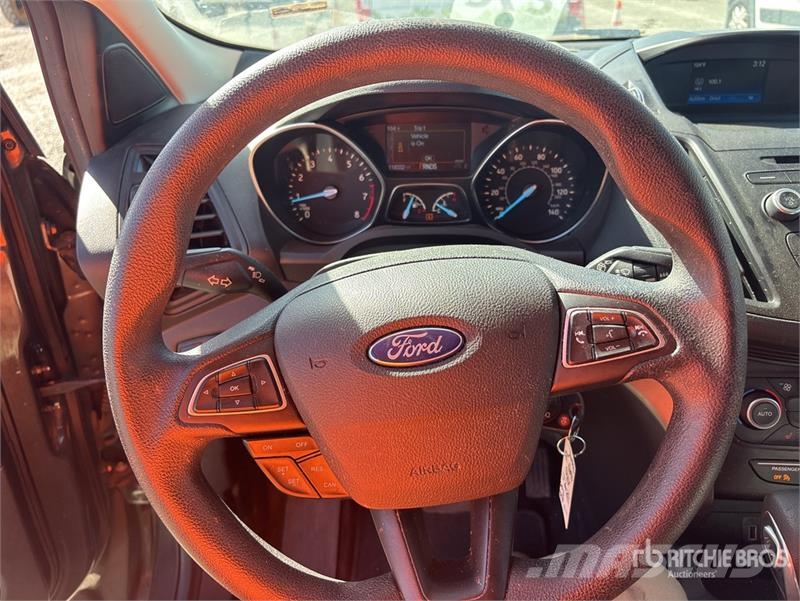 Ford Escape SE 2WD SUV Carros