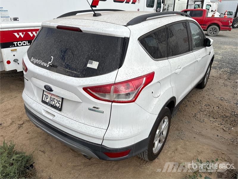 Ford Escape SE 2WD SUV 汽车