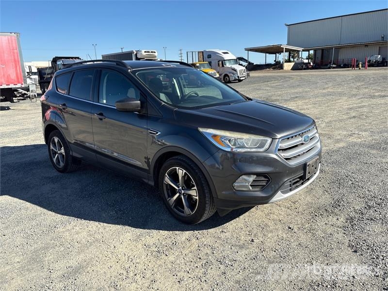 Ford Escape SE 2WD SUV Automašīnas