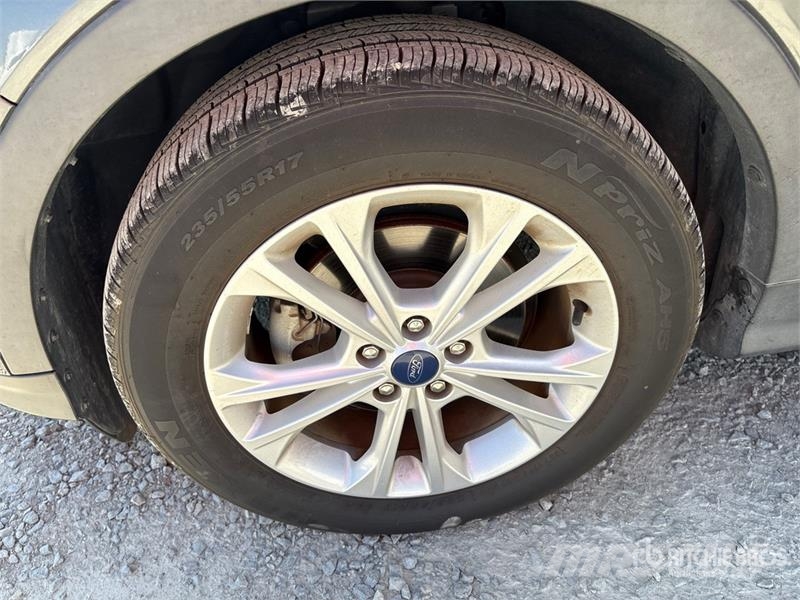Ford Escape Se 2WD SUV 자동차
