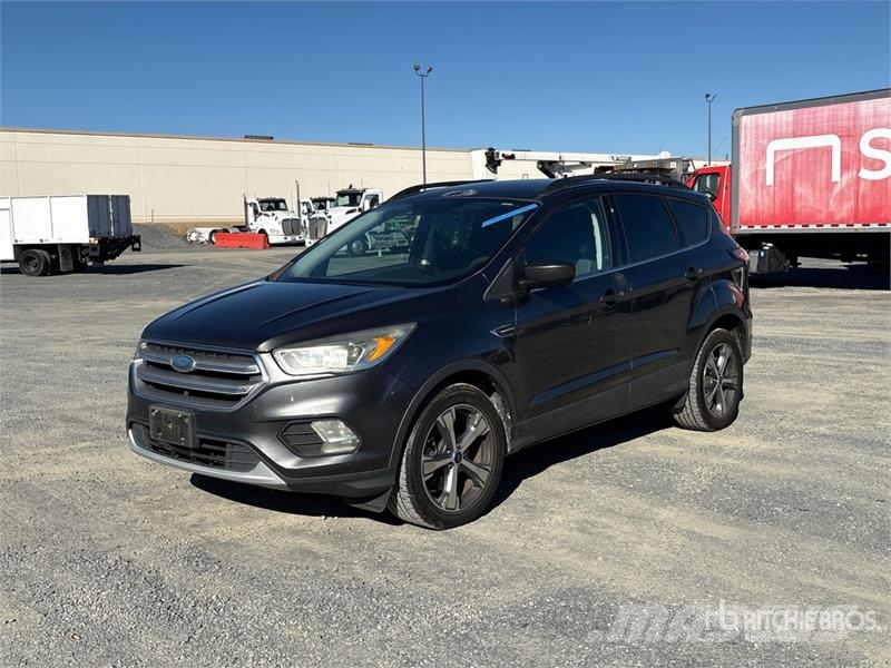 Ford Escape SE 2WD SUV Automašīnas