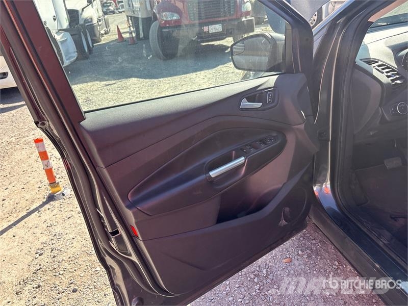 Ford Escape SE 2WD SUV Automobili