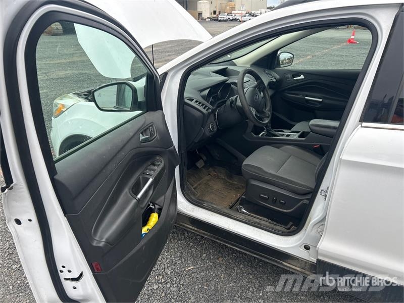 Ford Escape SE 4WD SUV 汽车