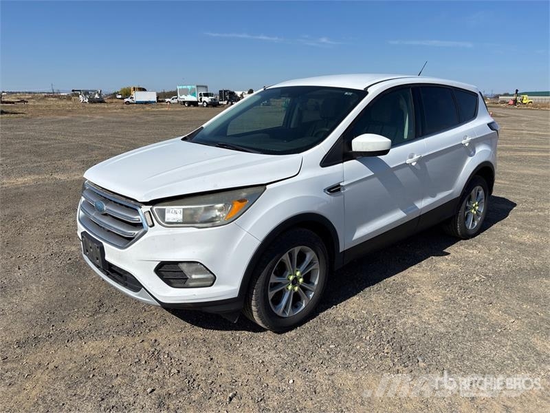 Ford Escape SE 4WD SUV سيارات