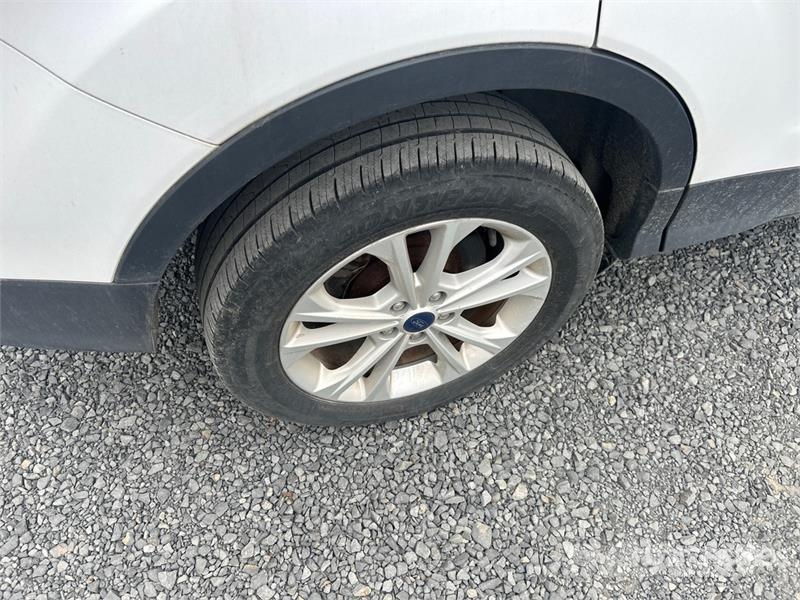 Ford Escape SE 4WD SUV 汽车