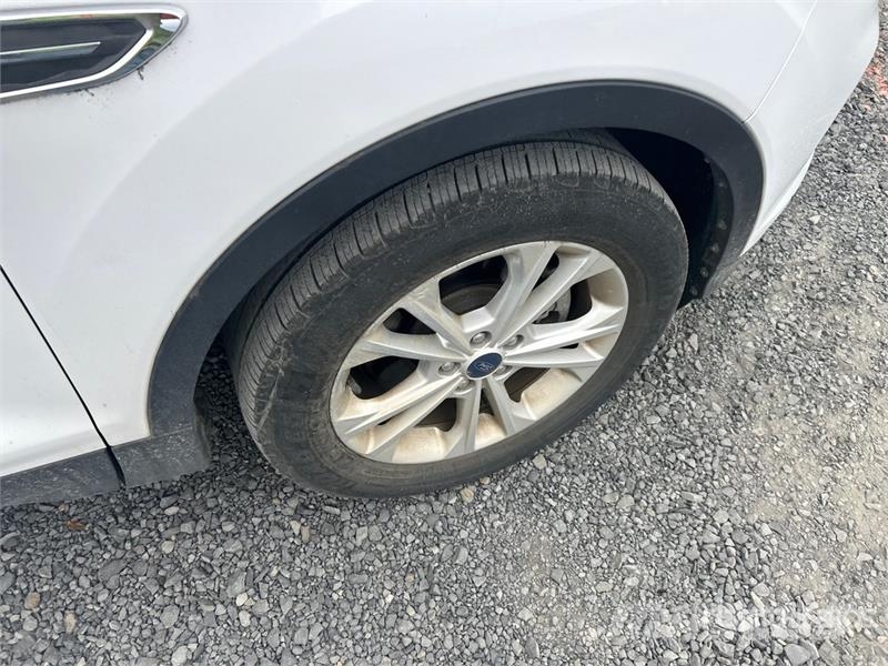 Ford Escape SE 4WD SUV 汽车