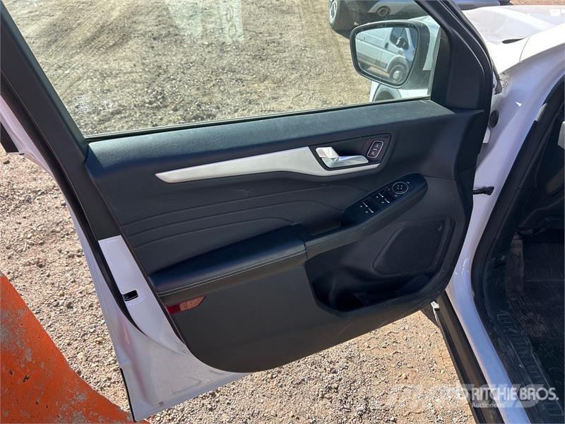 Ford Escape SE AWD Hybrid SUV Avtomobili