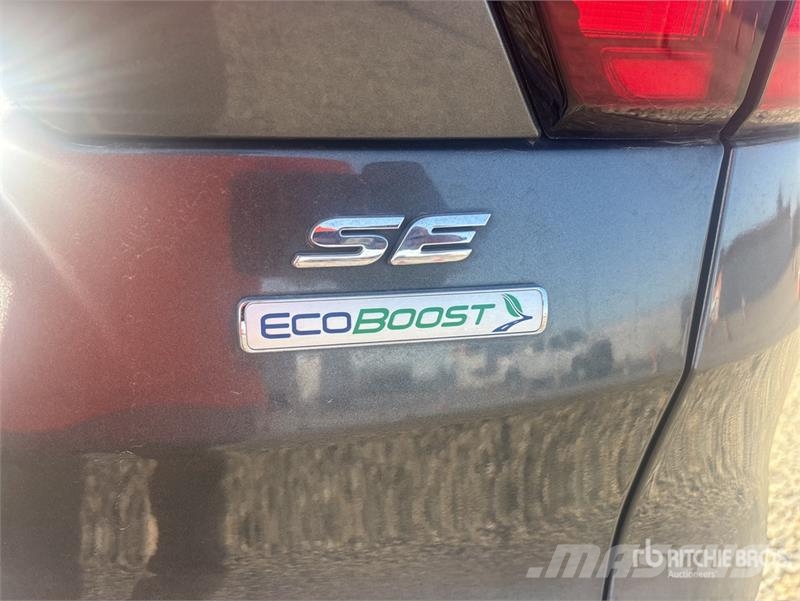Ford Escape SE Eccoboost 2WD SUV 自動車