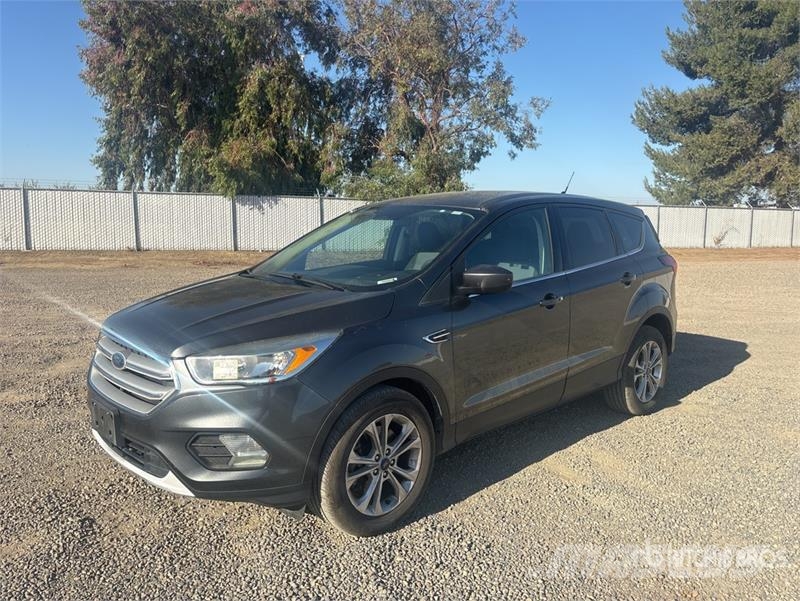Ford Escape SE Eccoboost 2WD SUV 自動車