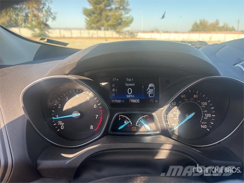 Ford Escape SE Eccoboost 2WD SUV 自動車