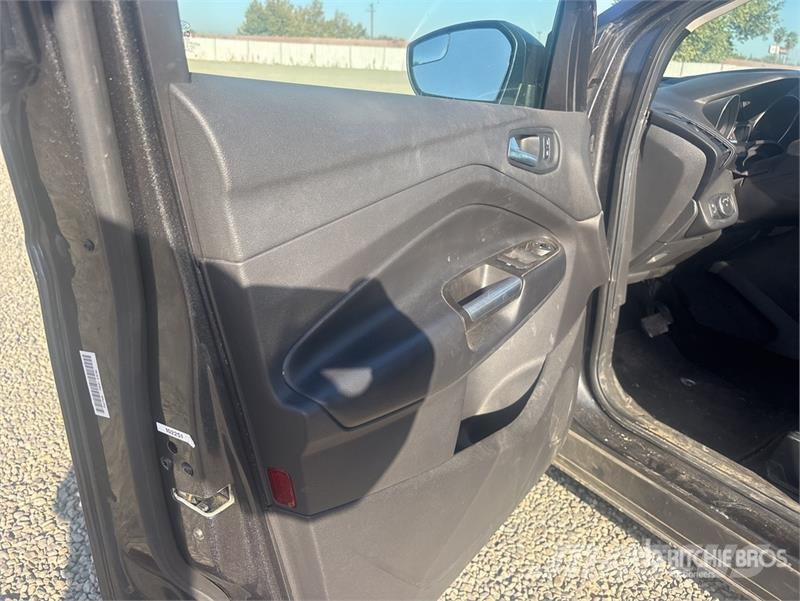 Ford Escape SE Eccoboost 2WD SUV 自動車