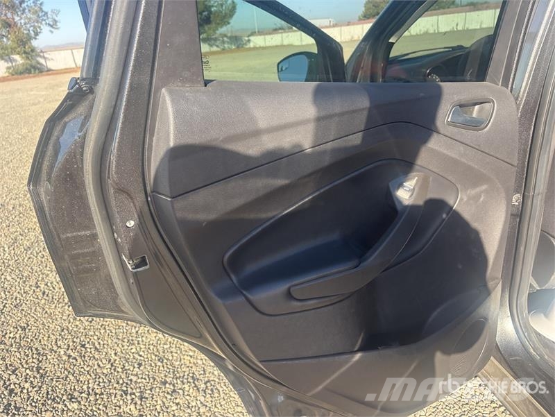 Ford Escape SE Eccoboost 2WD SUV 自動車