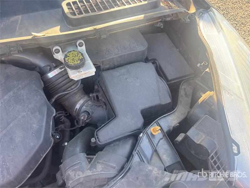 Ford Escape SE Eccoboost 2WD SUV 自動車