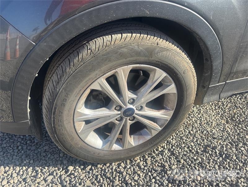 Ford Escape SE Eccoboost 2WD SUV 自動車