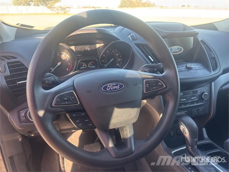 Ford Escape SE Eccoboost 2WD SUV 自動車