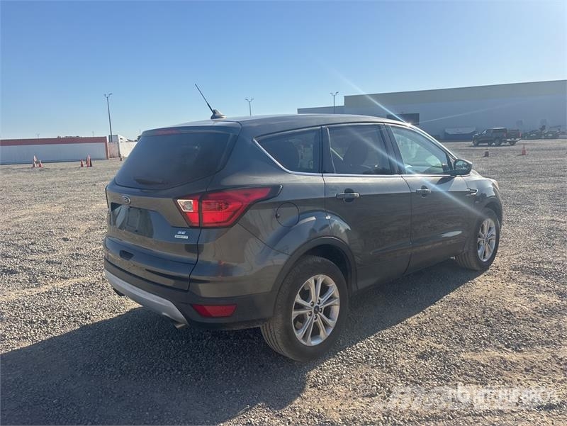 Ford Escape SE Eccoboost 2WD SUV 自動車
