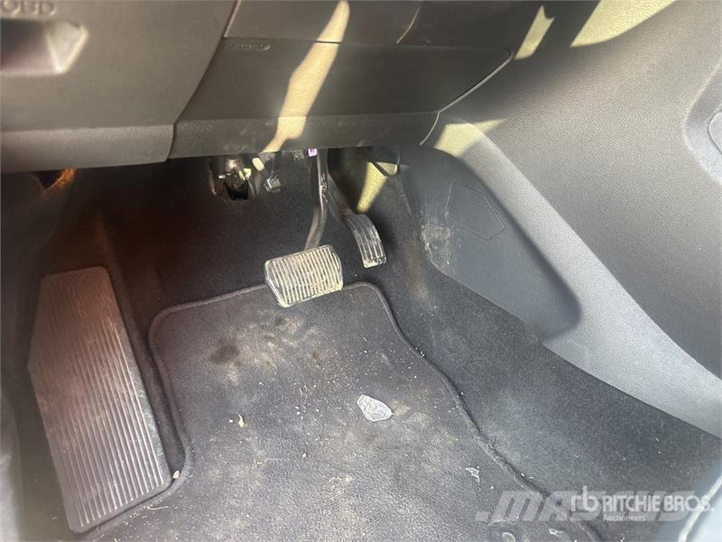 Ford Escape SE Eccoboost 2WD SUV 自動車