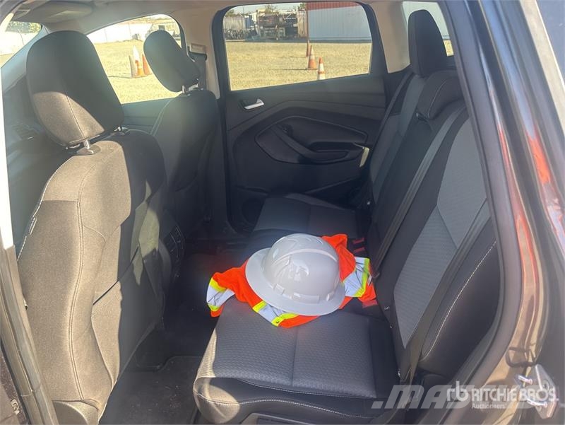 Ford Escape SE Eccoboost 2WD SUV 自動車