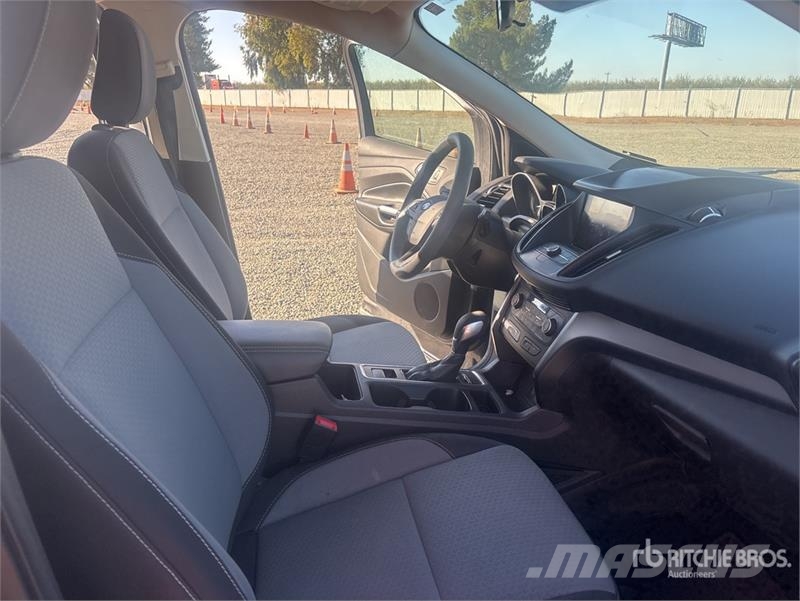 Ford Escape SE Eccoboost 2WD SUV 自動車