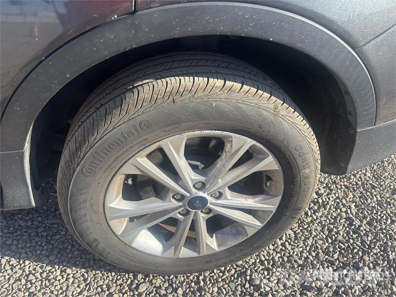 Ford Escape SE Eccoboost 2WD SUV 自動車