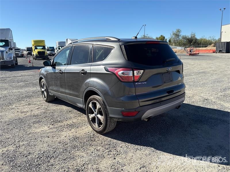 Ford Escape SUV Automašīnas