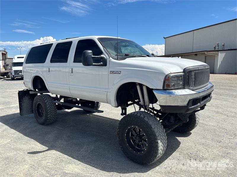 Ford Excursion 4WD SUV Voiture