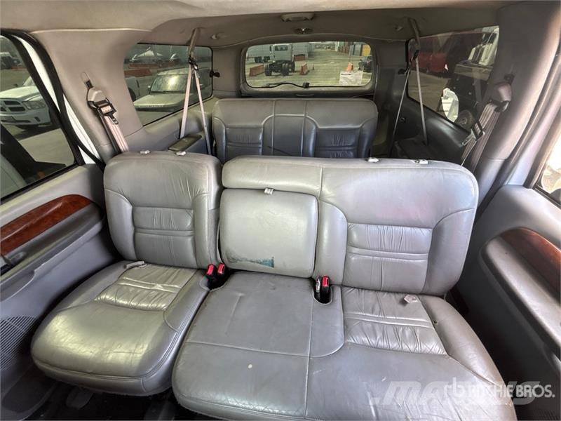Ford Excursion 4WD SUV Voiture